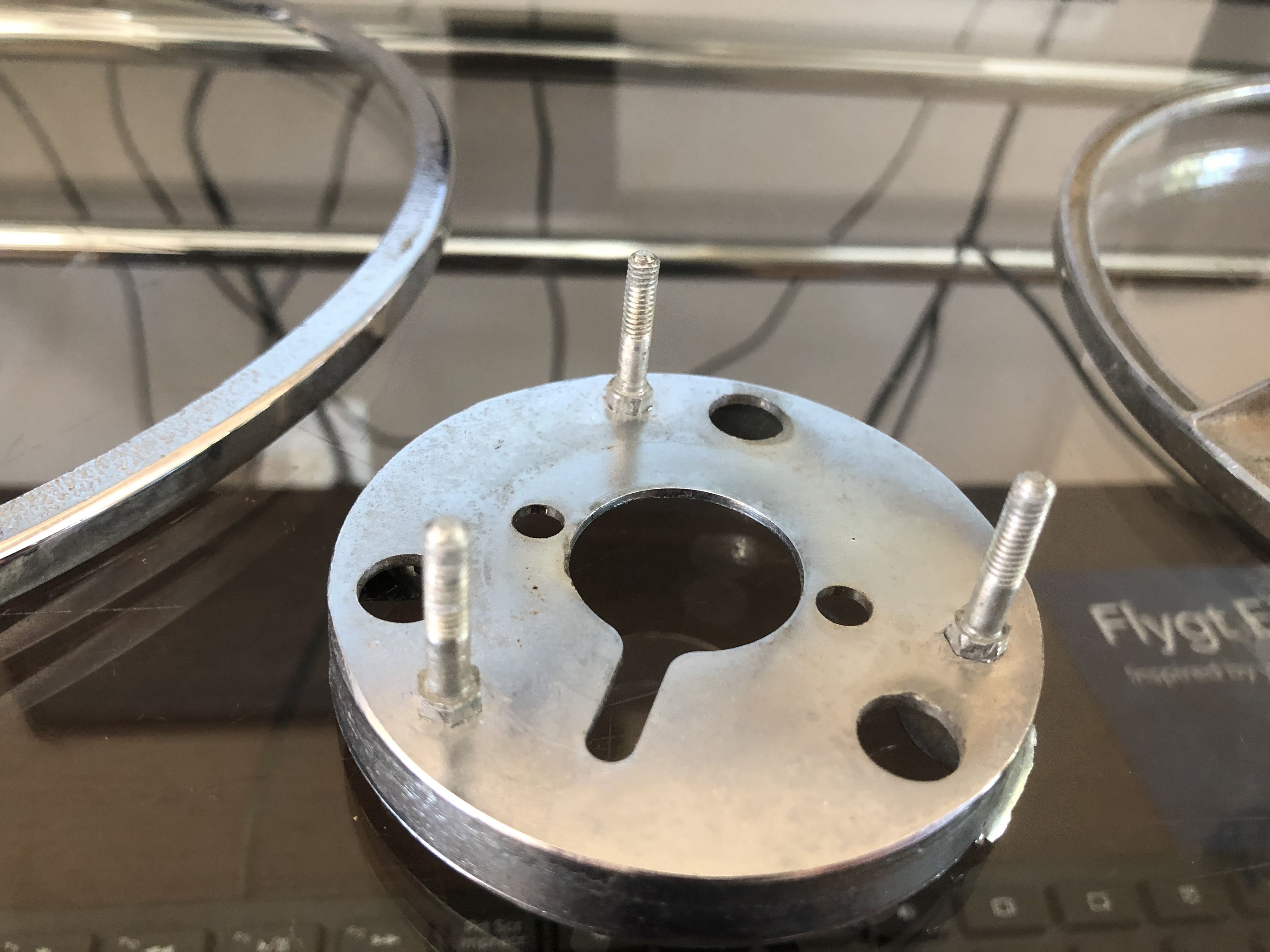 bare old hub.jpg