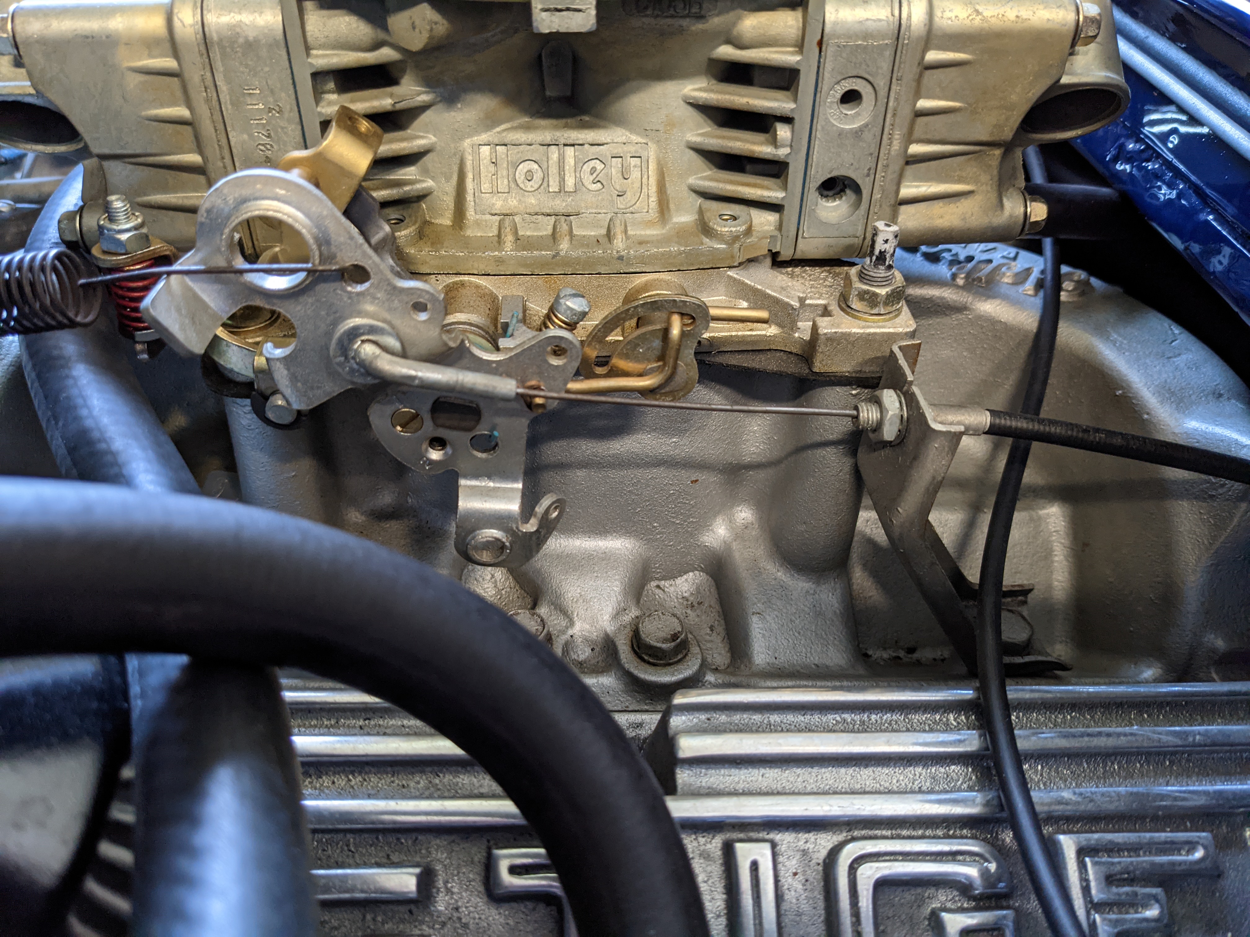carb sitting on manifold.jpg