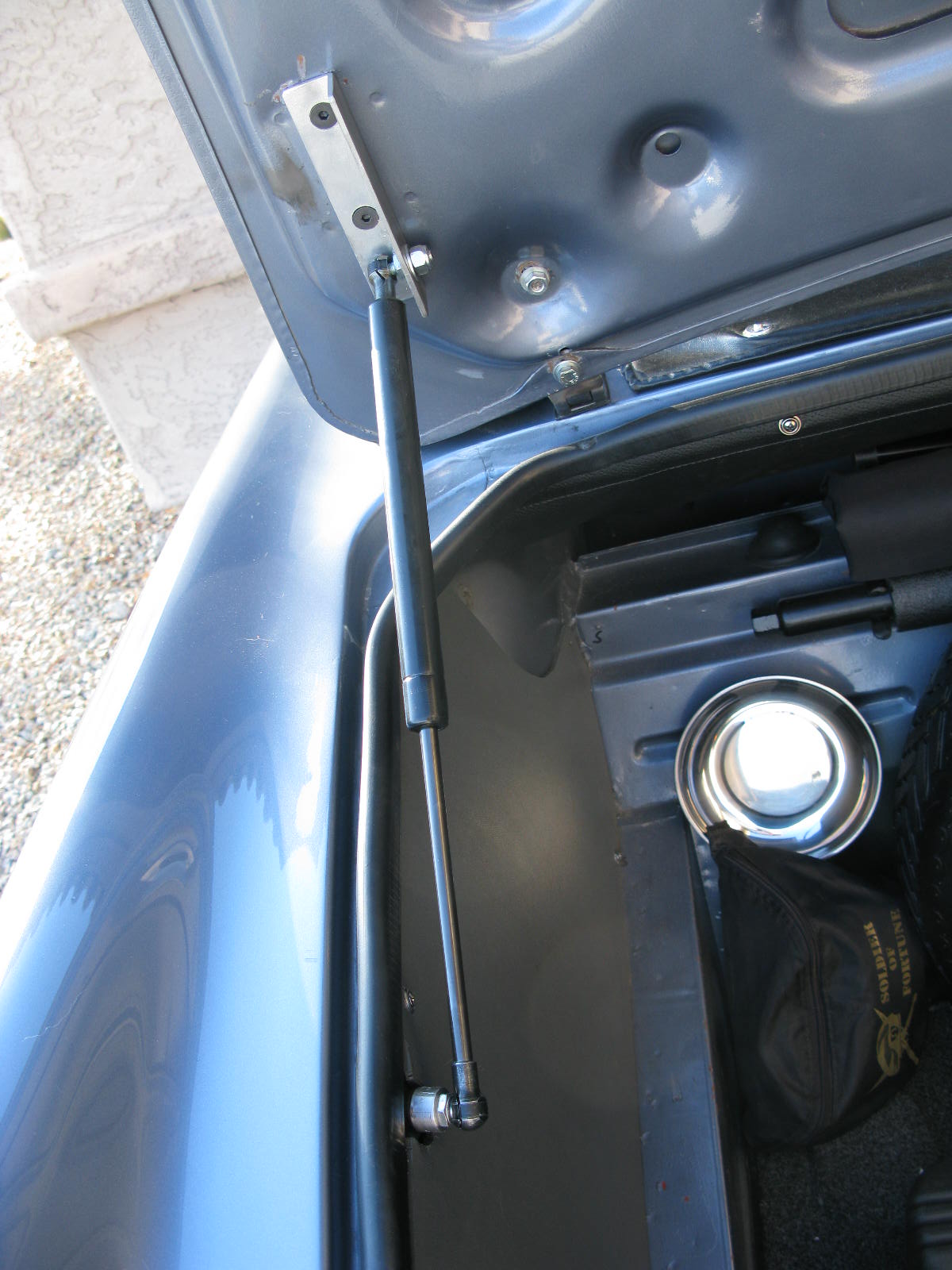 Gas mounts (6).JPG