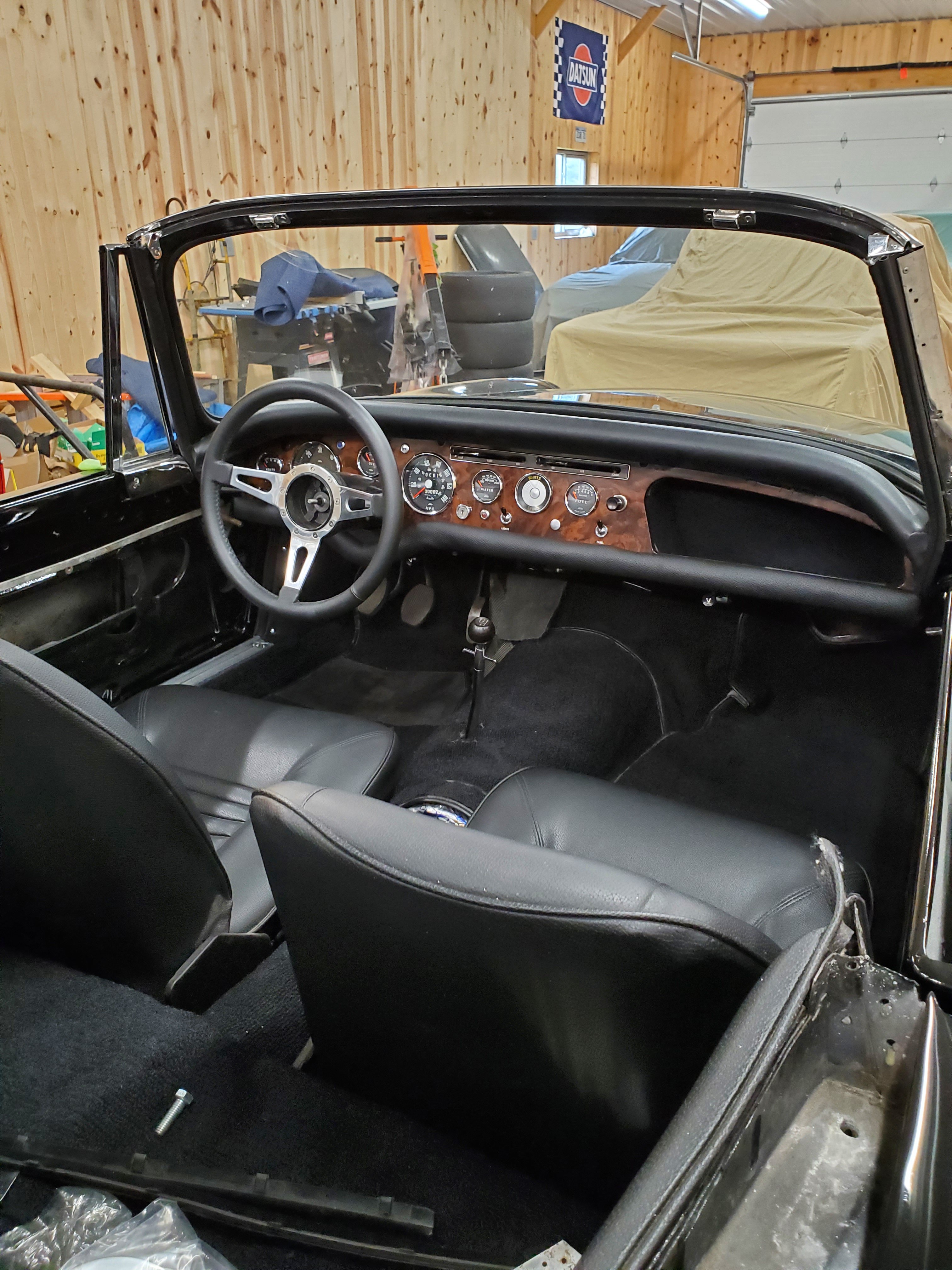 Interior-dash.jpg
