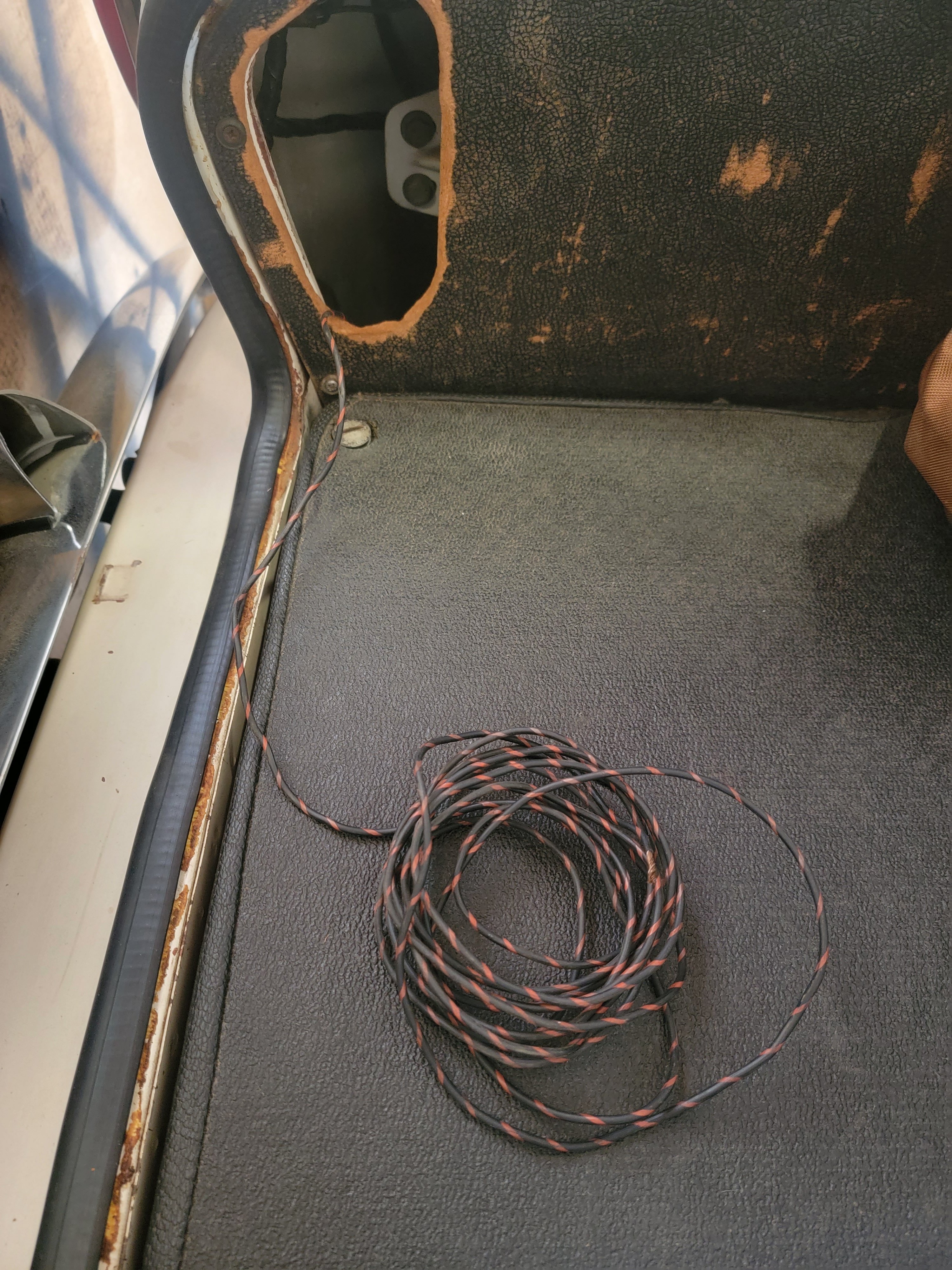 Reverse light wire in tank well.jpg